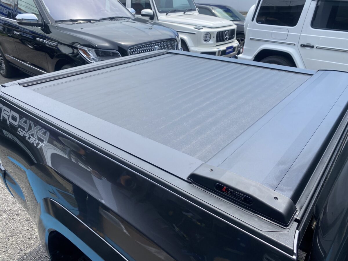 タコマ シャッター式トノカバー取り付け！ | アメ車専門 販売 買取 トリデックス